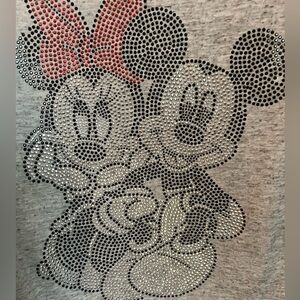 Mickey&Minnie Rhinestone V-Neck Tshirt. Grey. Size large